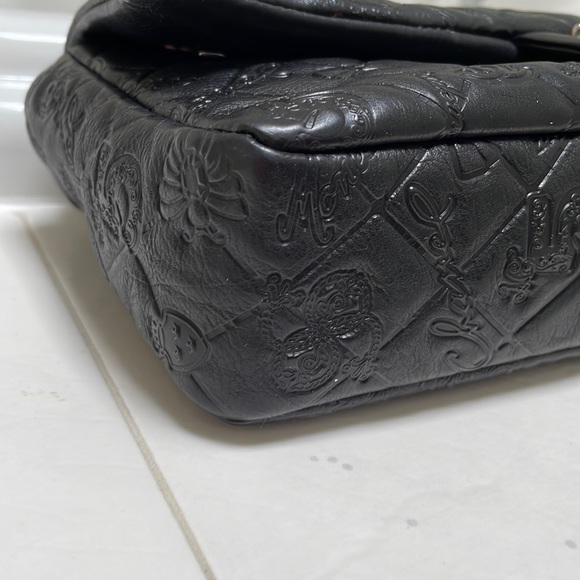 Chanel Black Lucky Charm Embossed Leather CC Flap Bag - Picture 7 of 11
